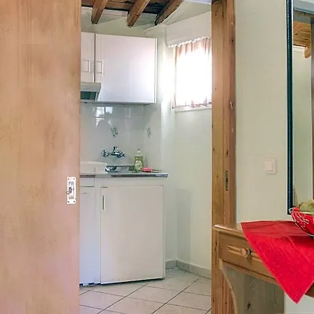 Delphi Aparthotel Agios Gordios (Corfu)