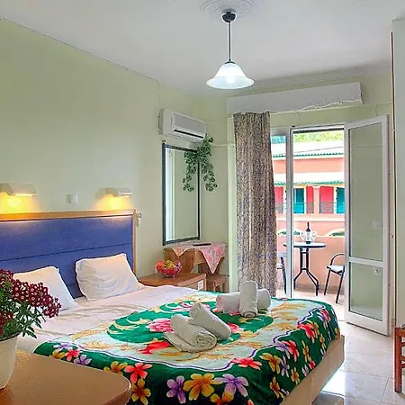 Delphi Aparthotel Agios Gordios (Corfu)