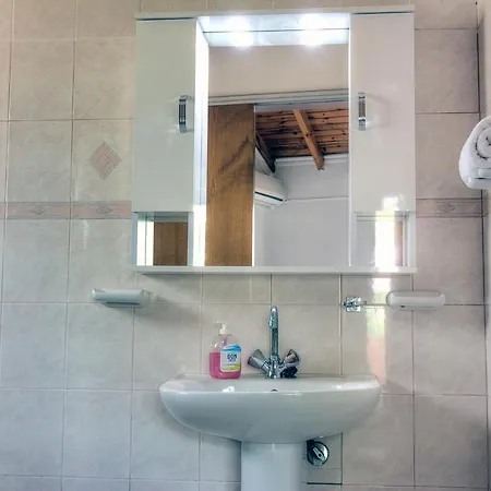 Delphi Lejlighedshotel Agios Gordios (Corfu)