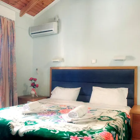 Delphi Aparthotel 3*