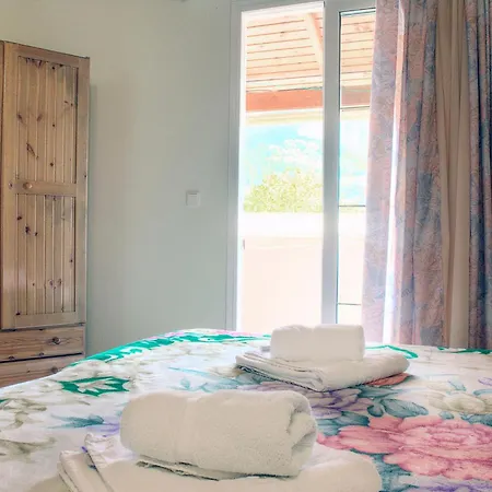 Delphi Aparthotel 3*