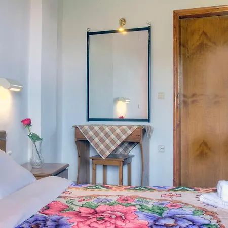 Delphi Aparthotel Agios Gordios (Corfu)